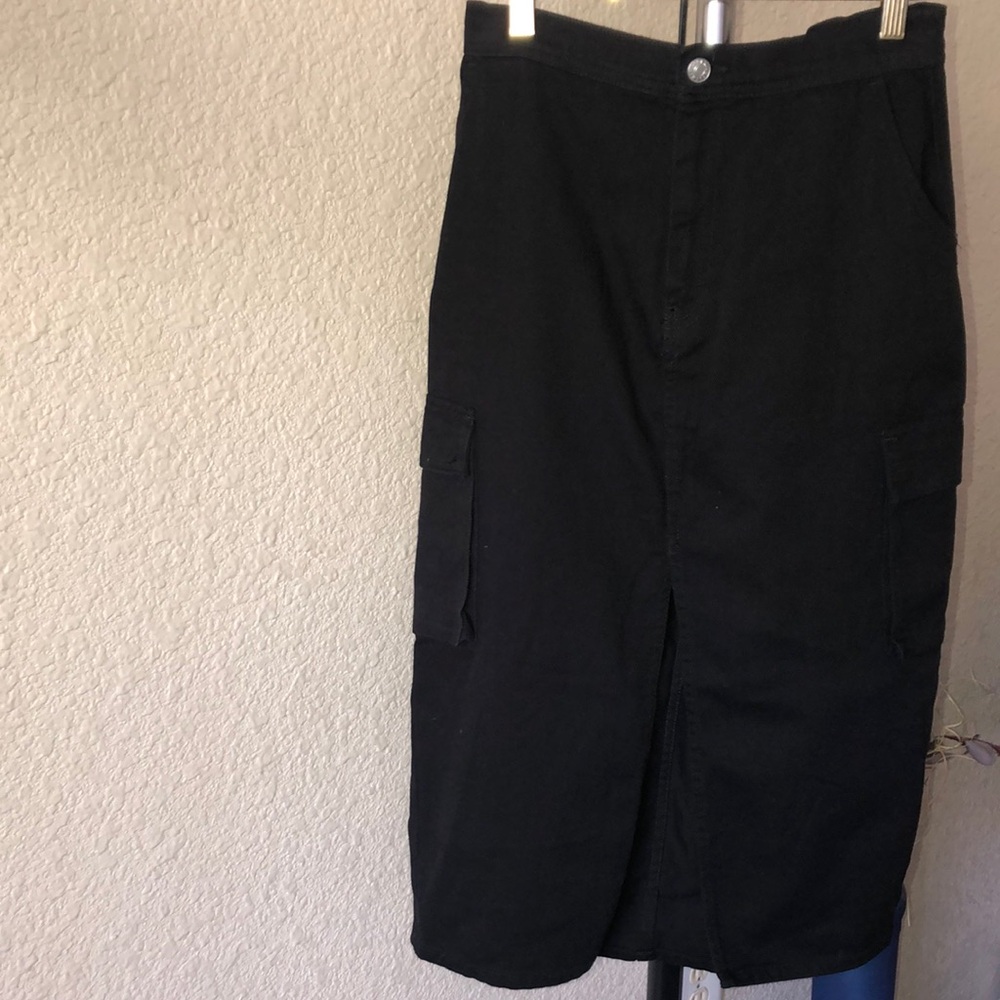 Love Tree Denim Cargo Black Skirt